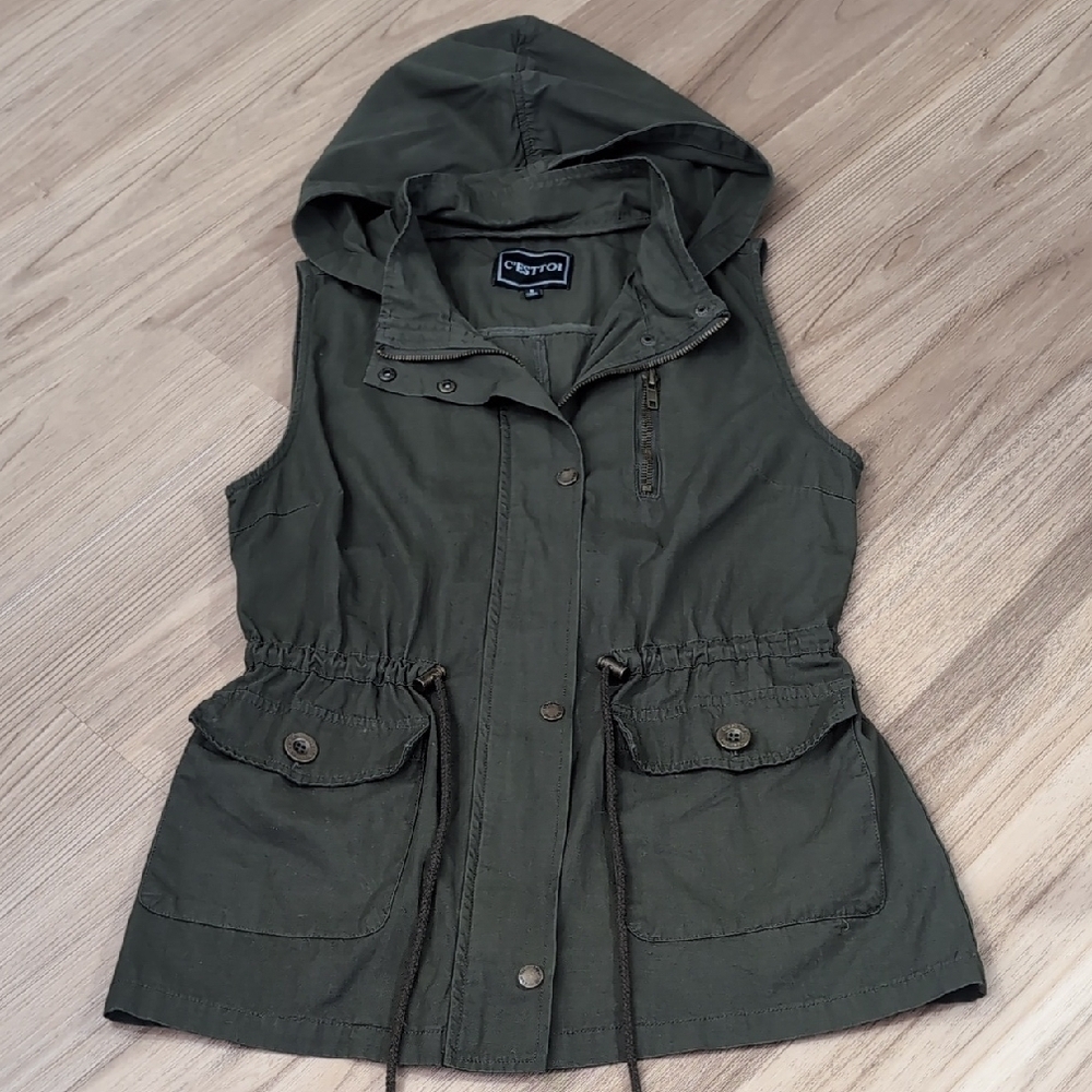 Forest Green Utility Jacket with Hood and Zipper Closure